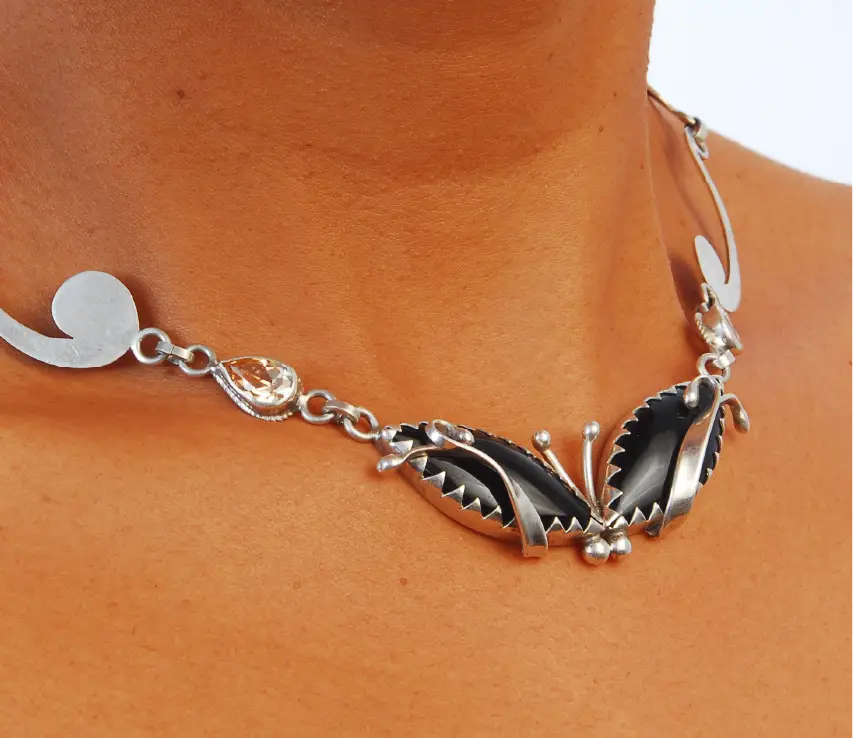 collares en plata